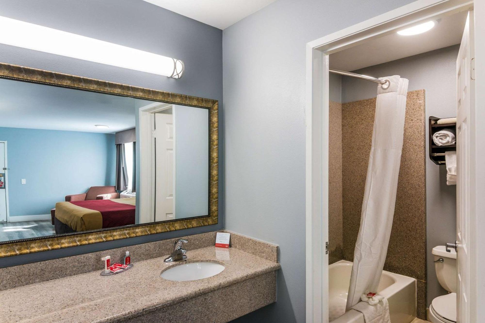 Econo Lodge Hesperia - Victorville I-15 Buitenkant foto