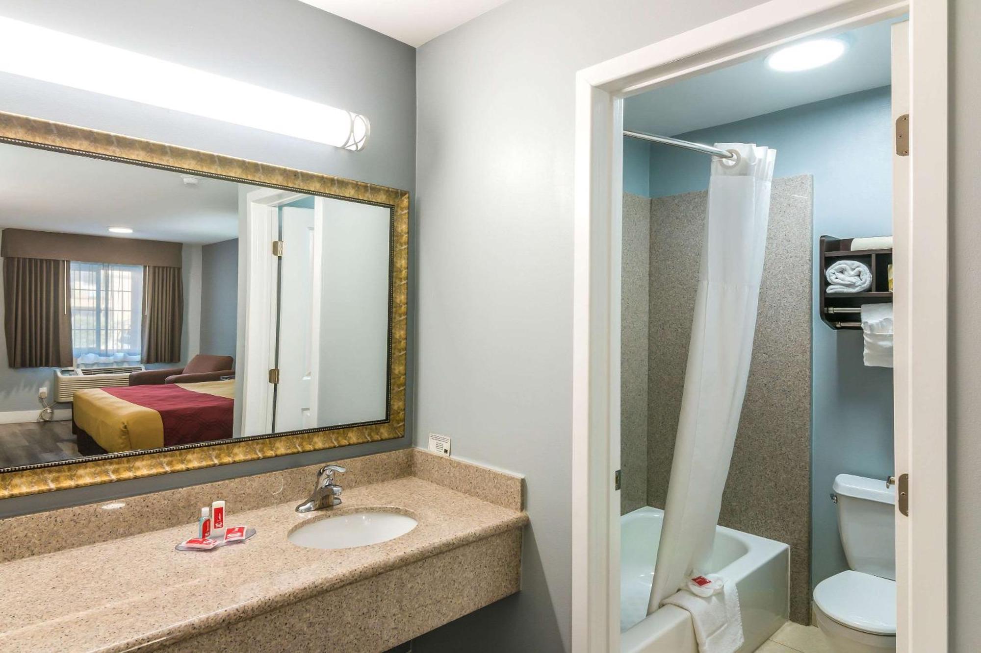 Econo Lodge Hesperia - Victorville I-15 Buitenkant foto