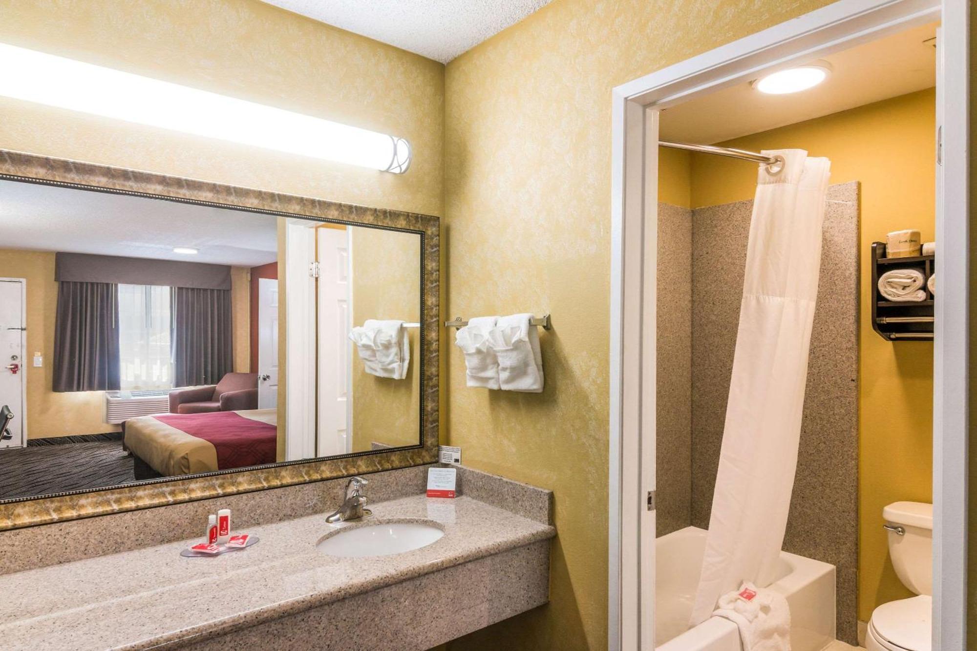 Econo Lodge Hesperia - Victorville I-15 Buitenkant foto