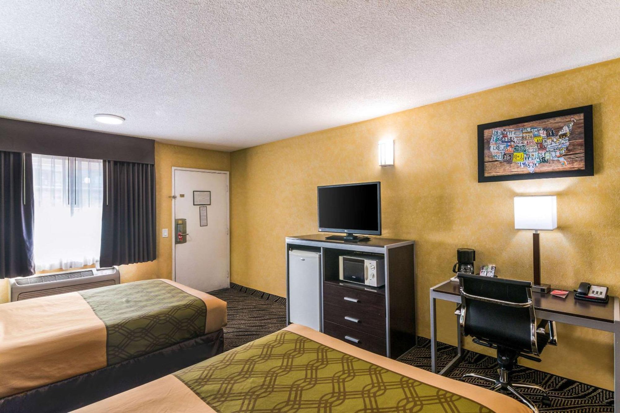 Econo Lodge Hesperia - Victorville I-15 Buitenkant foto