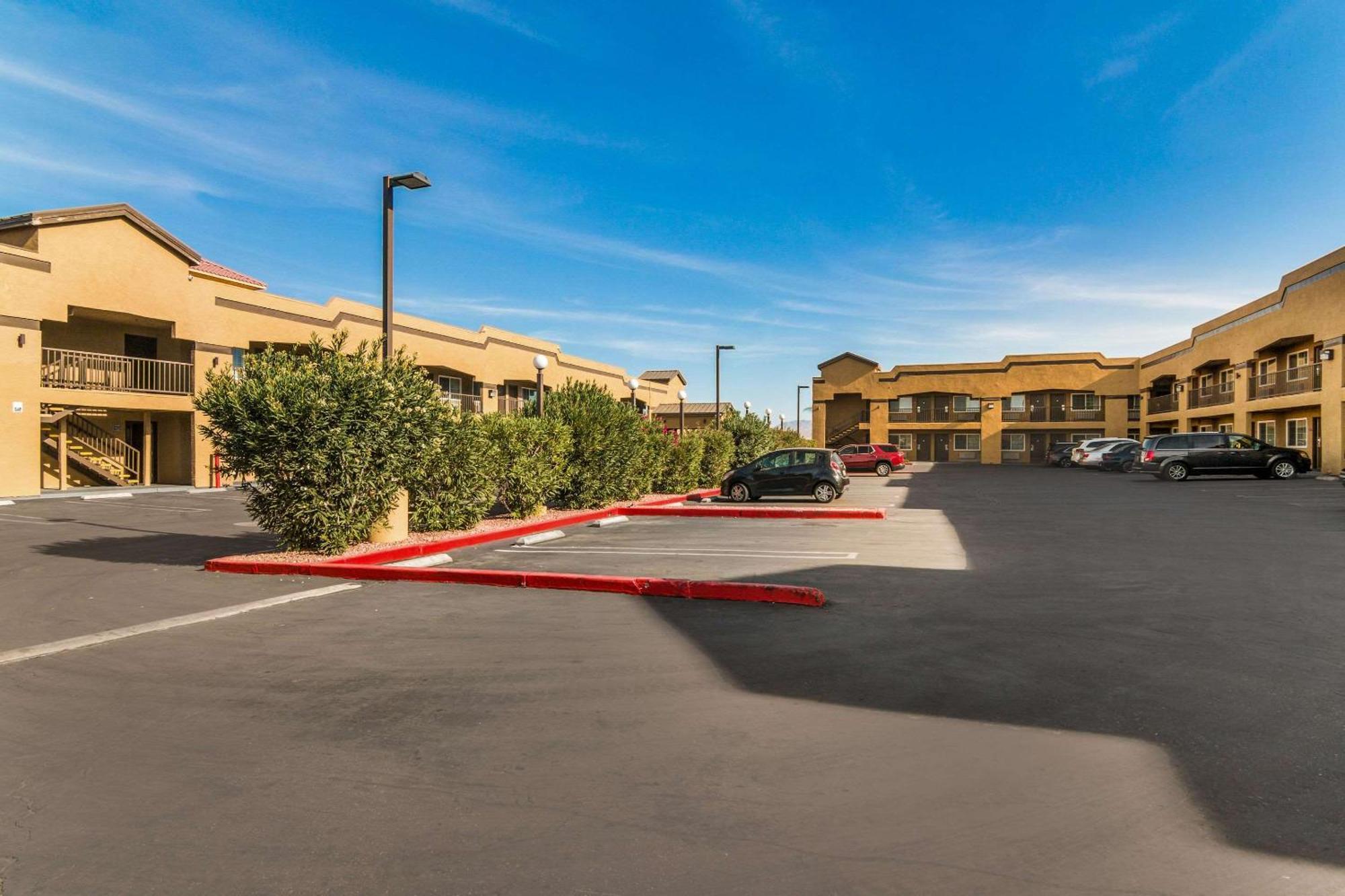 Econo Lodge Hesperia - Victorville I-15 Buitenkant foto